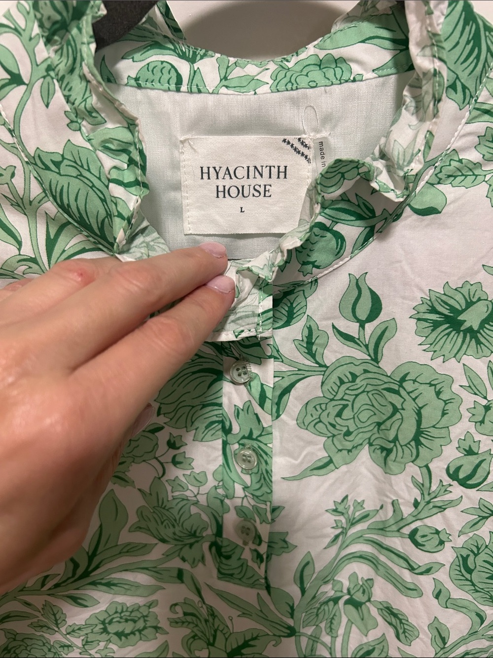 Tuckernuck x Hyacinth House Green Floral Puff-Sleeve Women’s Top - Picture 2 of 6
